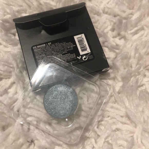ABH Single Eye Shadow in “Icy” - Picture 3 of 3